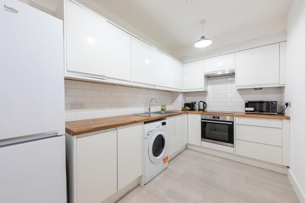 Victorian Beauty With Private Toilet And Shower Near Tube Station Londres Exterior foto